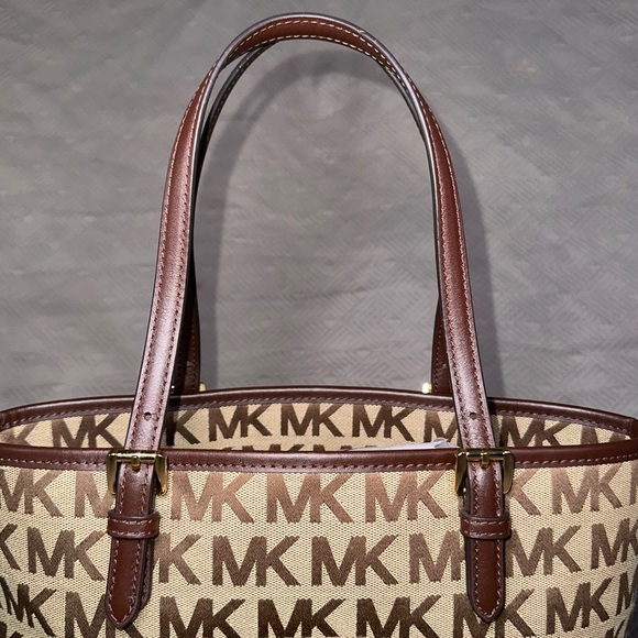 MICHAEL KORS JET SET ITEM SIGNATURE JACQUARD MED SNAP POCKET TOTE BAG✨ - Picture 4 of 10